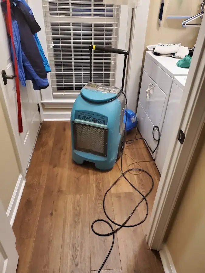 Commercial dehumidifier deployed for Crawl Space Restoration in Roanoke